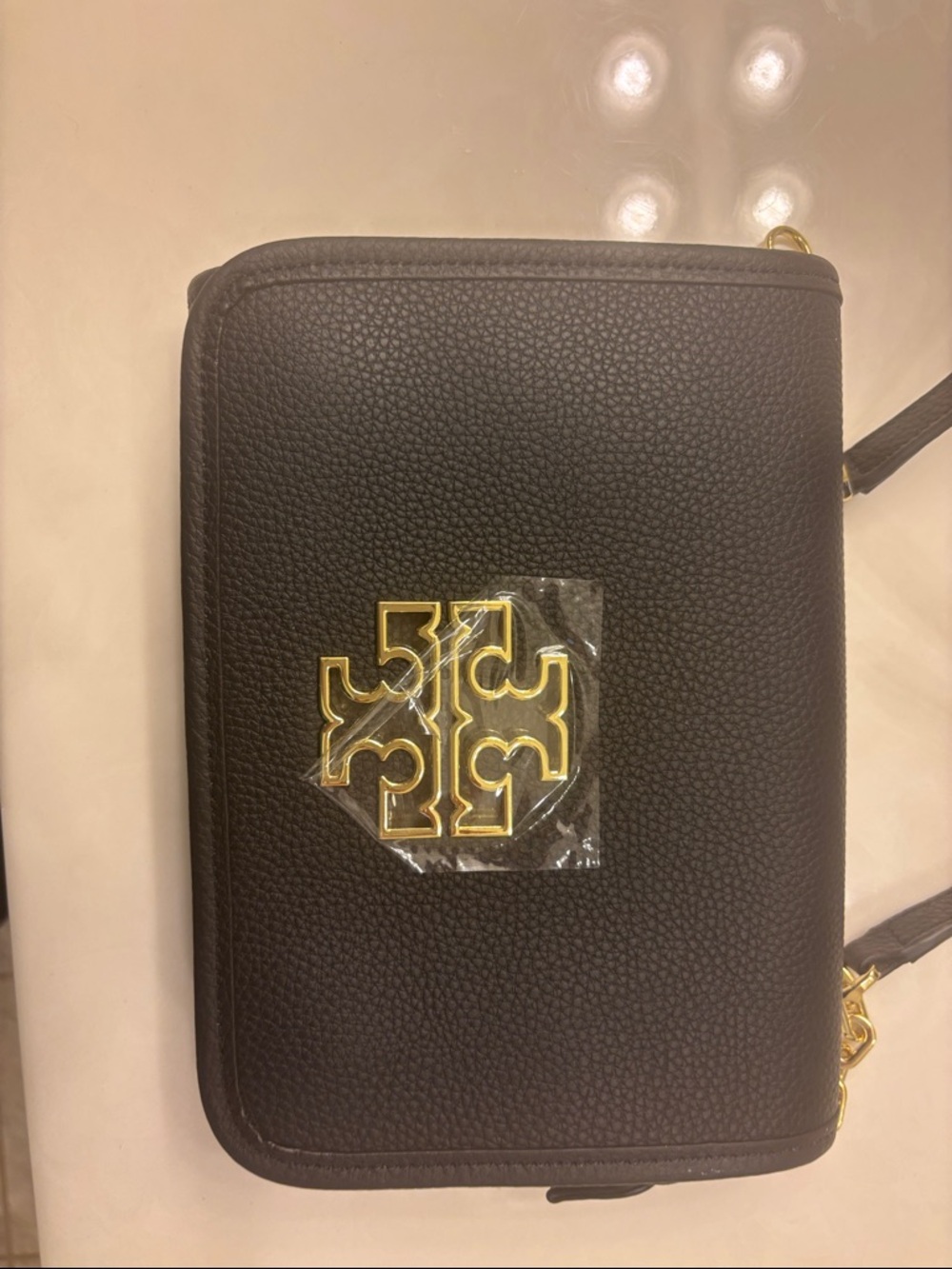 NWT Tory Burch Black Pebbled Leather Crossbody with Gold Logo Accent - Picture 2 of 12